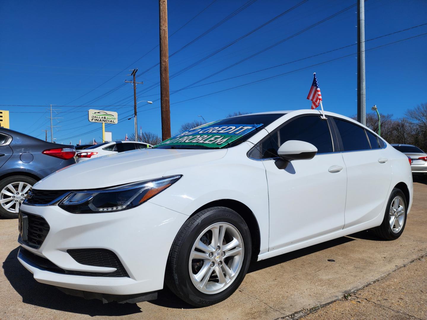 2017 WHITE Chevrolet Cruze LT (1G1BE5SMXH7) with an 1.4L L4 DOHC 16V TURBO engine, 6A transmission, located at 2660 S.Garland Avenue, Garland, TX, 75041, (469) 298-3118, 32.885551, -96.655602 - Welcome to DallasAutos4Less, one of the Premier BUY HERE PAY HERE Dealers in the North Dallas Area. We specialize in financing to people with NO CREDIT or BAD CREDIT. We need proof of income, proof of residence, and a ID. Come buy your new car from us today!! This is a very well cared for 2017 CH - Photo#7